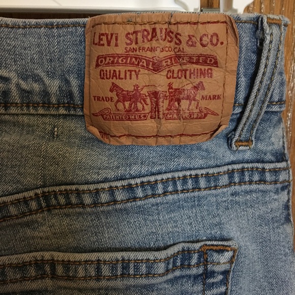 Vintage High Waisted Levi's - Picture 4 of 8